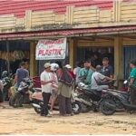 PEDAGANG PROTES PEMBUBARAN PASAR SIMPANG AGUNG: DIDUGA SEPIHAK, 30 LAPAK DI GUSUR