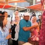 Jelang Ramadhan Ketua Tim Penggerak PKK Lamsel Meninjau Ketersrdian Bahan Pokok dipasar Sidomulyo