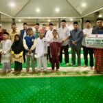 Safari Ramadhan di Sukau, Wabup Mad Hasnurin Serahkan Bantuan dan Tanggapi Aspirasi Jalan Rusak