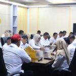 Rapat Persiapan HUT Ke 80 Plt. Bupati Komang Koheri Minta Perayaan di Gelar di Dua Titik