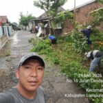 Jelang Idul Adha, Warga RT 06 Sidorejo Gotong Royong Bersihkan Mushola Al Iklas