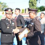 HARI BHAYANGKARA KE-80: POLRES TANGGAMUS ANUGERAHKAN PENGHARGAAN BAGI 27 PERSONEL BERPRESTASI DAN 6 WARGA BERJASA