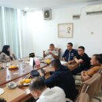 HADAPI MEDIA DENGAN TANGGUH: KAKANWIL PEMASYARAKATAN LAMPUNG BAWA KALAPAS DAN KARUTAN BELAJAR LANGSUNG KE PWI