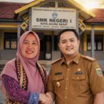 Disdikbud Lampung Lakukan Pembiaran, Bisnis Seragam di SMKN 1 Kota Agung Barat Merajalela